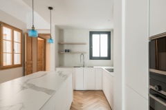 Eixample-Barcelona-Authentic-Apartment-Luxe-Interior-Design8