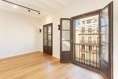 Renovation-apartment-with-Roof-Terrace-Barcelona-2